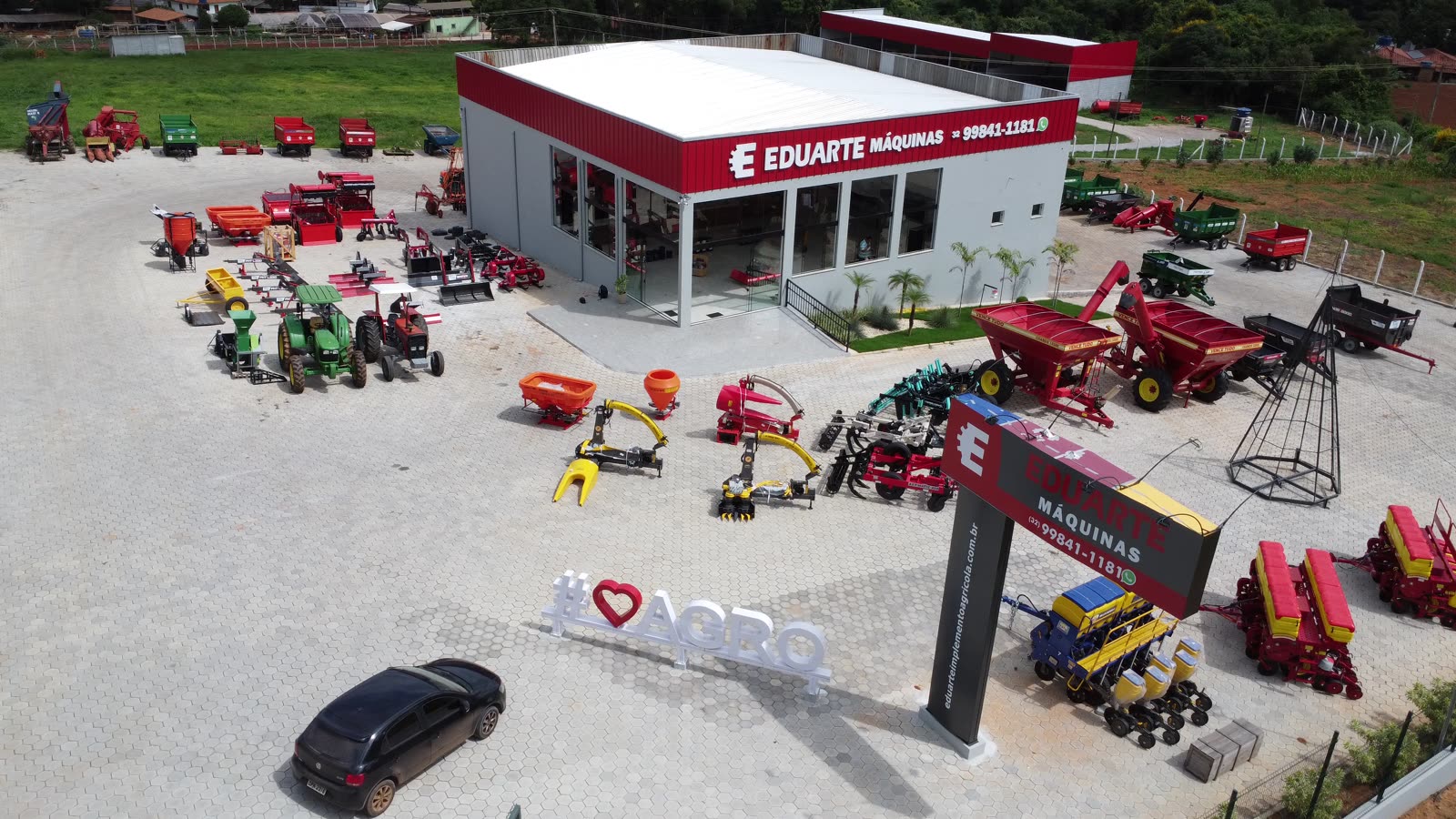 Vista aérea da loja da Eduarte na MG-383, em São João del-Rei
