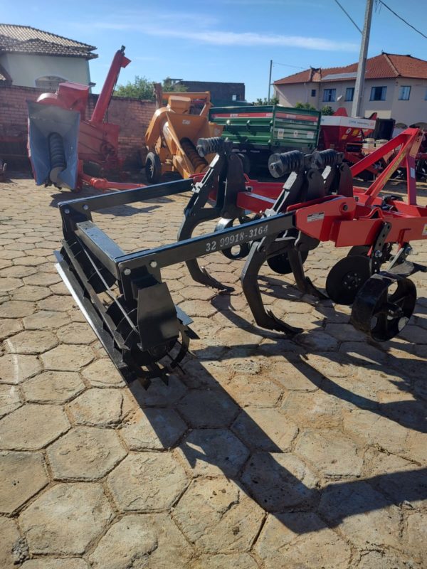 Subsolador 3 hastes discos de corte desarme automático e rolo destoroador marca santa Izabel - Image 2