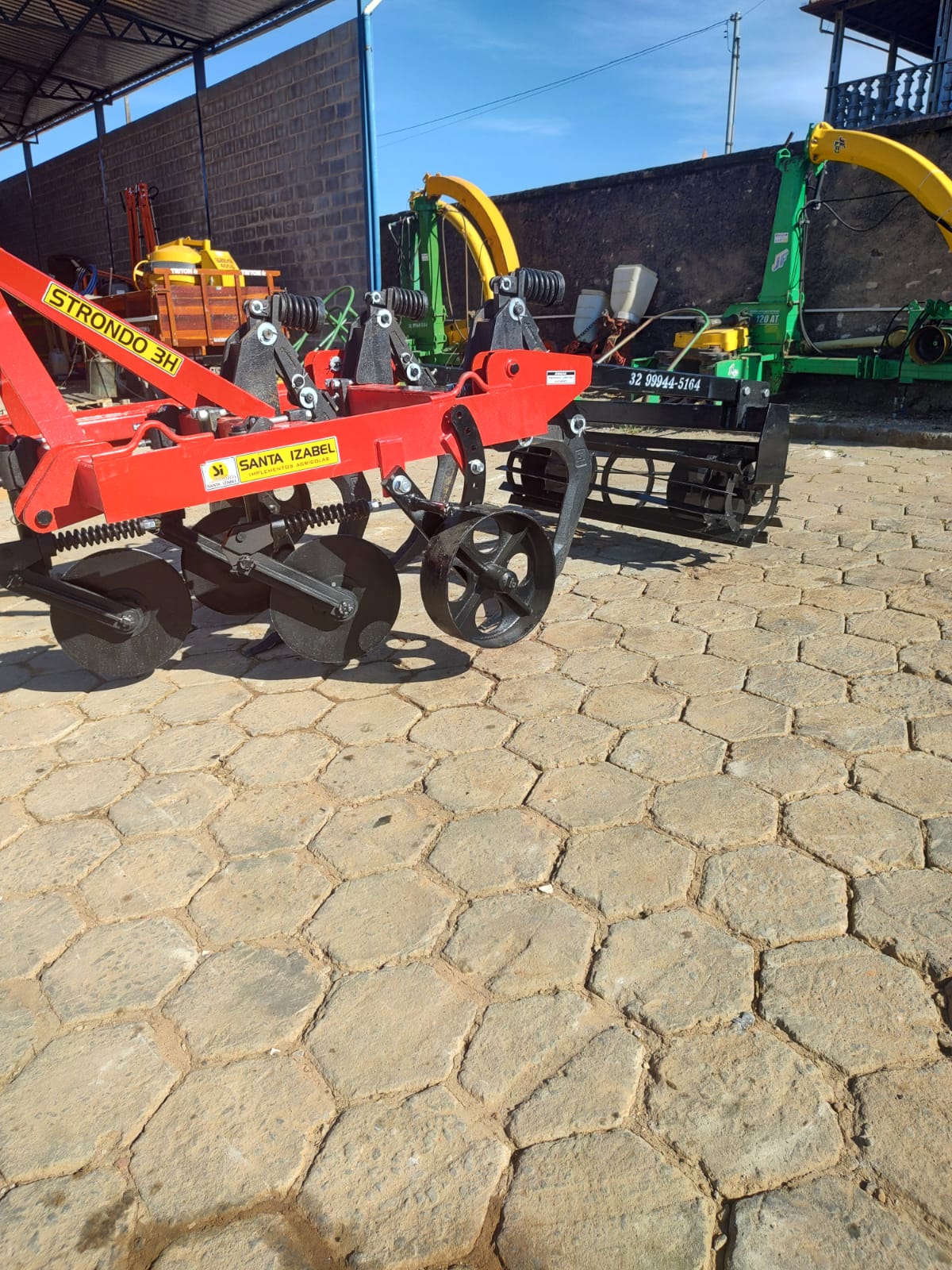 Subsolador 3 hastes discos de corte desarme automático e rolo destoroador marca santa Izabel - Image 6